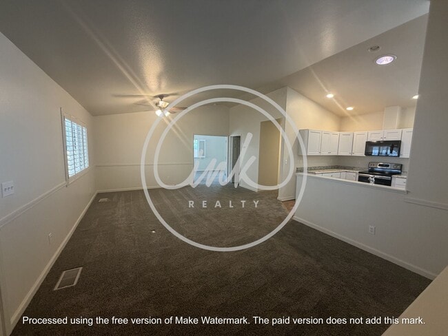 Building Photo - Beautiful 2 Bedroom Home Close to Downtown Gardnerville