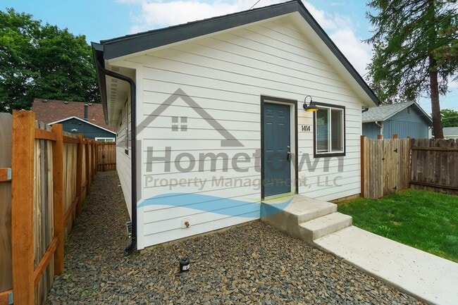 Building Photo - 2 Bedroom 1 Bath House Built in 2022 Avail...