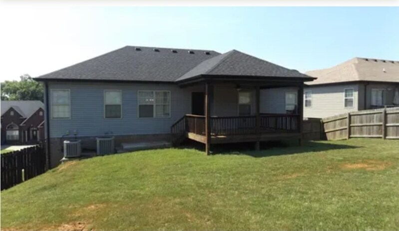 Building Photo - 1109 Stillwood Dr