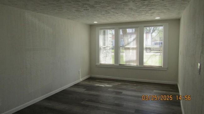 Building Photo - Newly renovated spacious cottage in Mounta...