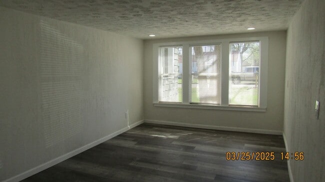 Building Photo - Newly renovated spacious cottage in Mountain View Subdivision!