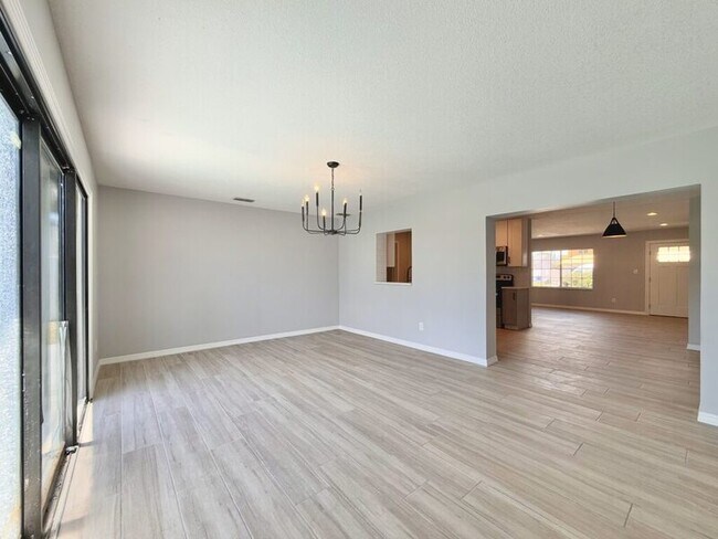 Building Photo - 8718 Thornwood Ln