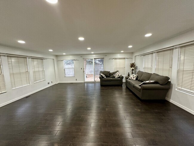 Building Photo - 3560 S Cochise Dr