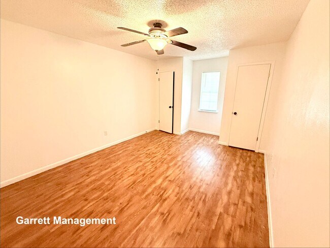 Building Photo - 106 N Fairview Dr