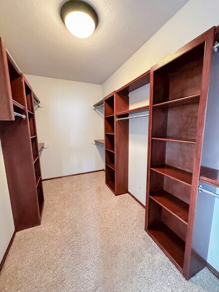 Building Photo - 1502 SW 70th St