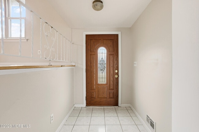 Building Photo - 58 Forest Dr