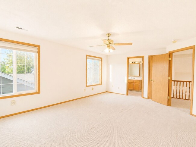 Building Photo - 226 Sparks Dr