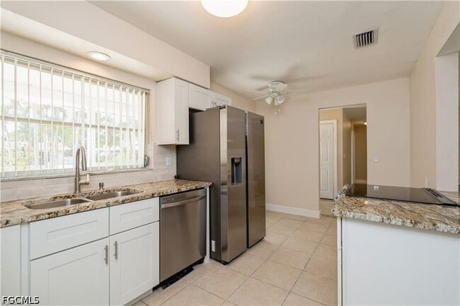 Building Photo - 1453 Venetian Ct