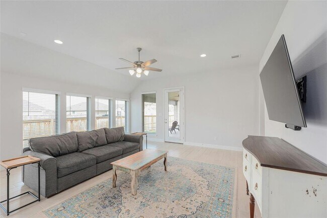 Building Photo - 14525 Kira Ln