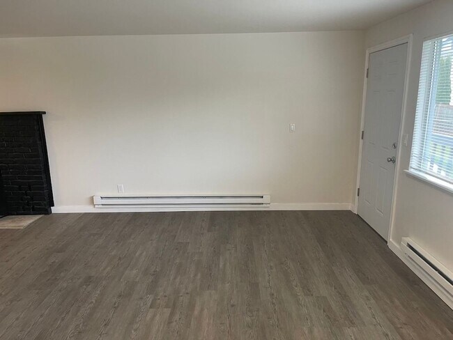 Building Photo - ? Move-In Special – $750 Off 1st Month’s R...