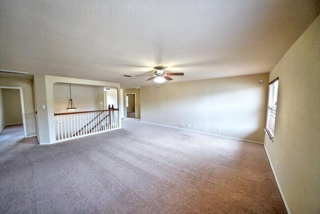 Building Photo - Gorgeous 5-Bedroom, 3.5-Bathroom Home Near...
