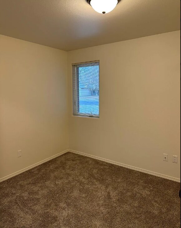 Building Photo - 3238 SW Metolius Ave