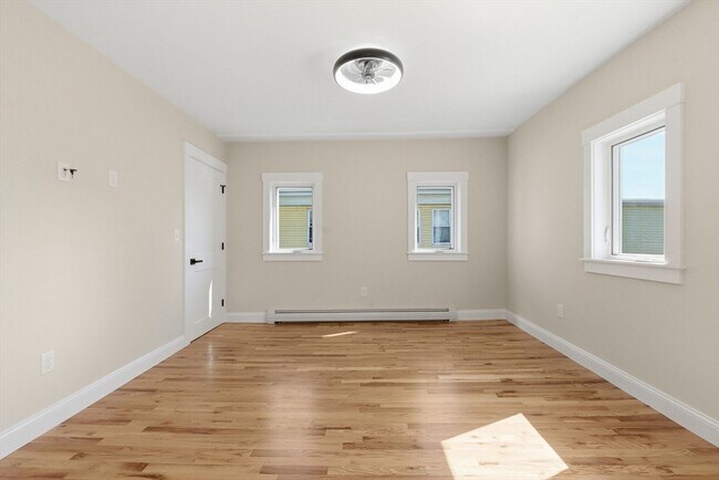 Building Photo - 20 Beacon St