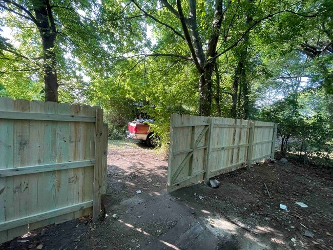 Building Photo - 293 N Manassas St