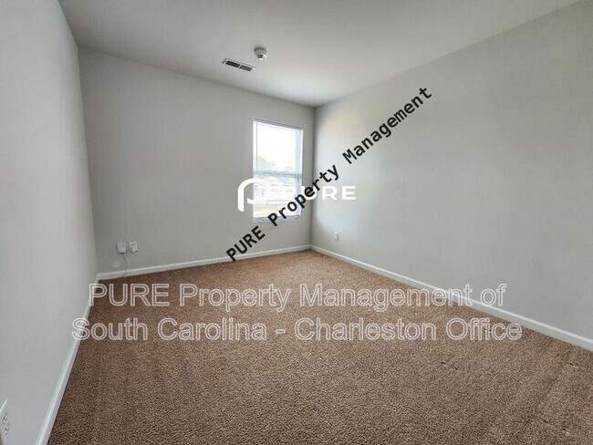 Building Photo - 437 Watershed Dr