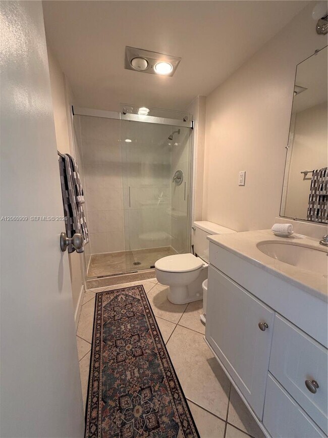 Building Photo - 3375 N Country Club Dr