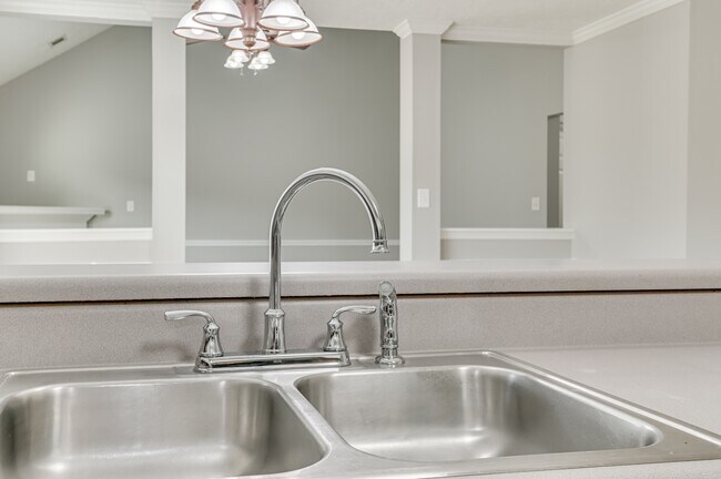 Building Photo - 7635 Pleasantville Way