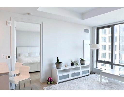 Building Photo - 125 Seaport Blvd