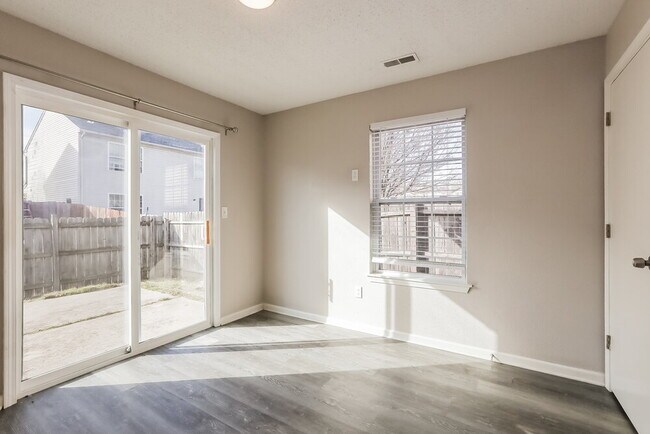 Building Photo - 4312 Village Trace Dr