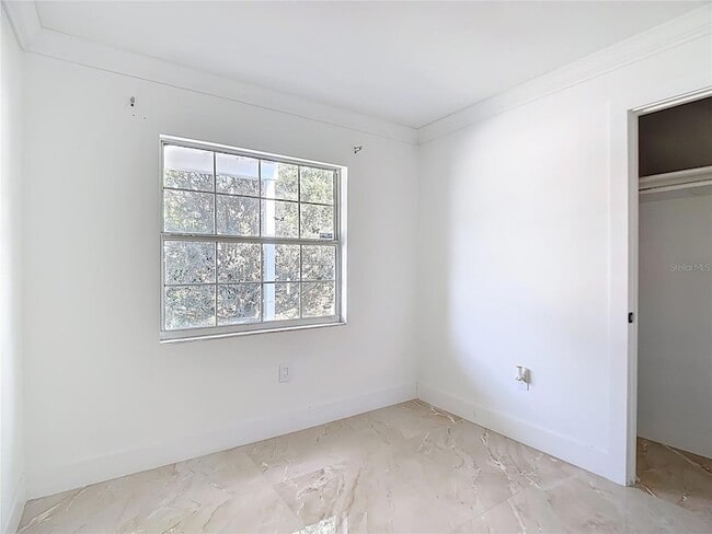 Building Photo - 201 Valencia Dr