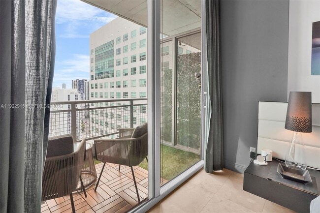 Building Photo - 690 SW 1st Ct