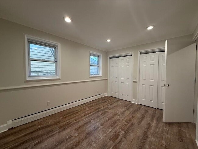 Building Photo - 226 70th St