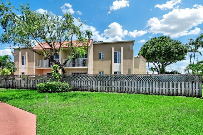 Building Photo - 5000 NW 79th Ave
