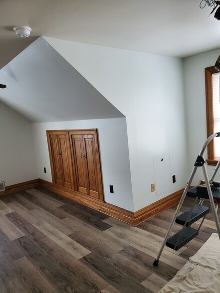 Building Photo - 384 Gilmore St