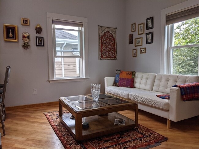 Building Photo - 184 White St