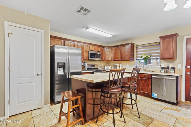 Building Photo - 2404 Escape Point St