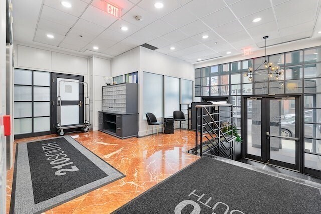 Building Photo - 210 South St