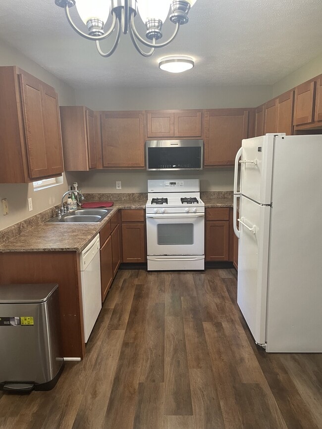 Building Photo - 1952 Ball Ave NE