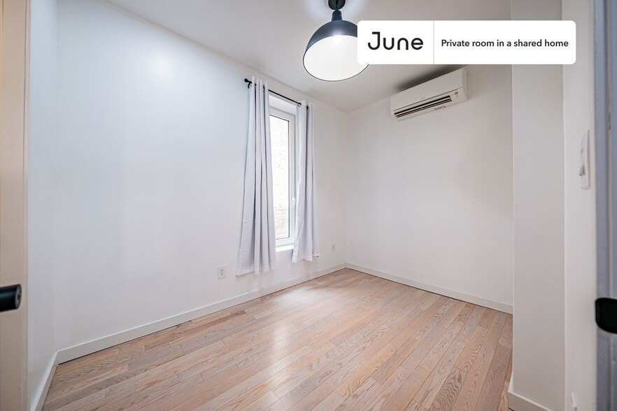 Building Photo - Room in Shared 4 bed/4 bath home in Ditmas Park