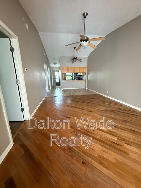 Building Photo - 2040 Sunset Grove Ln