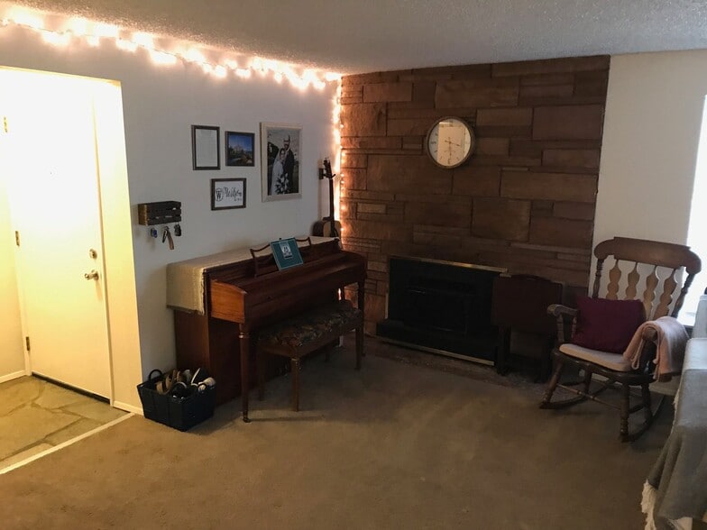 Building Photo - 107 N St SE