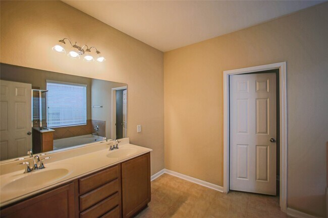 Building Photo - 24030 Buffalo Cove Ln