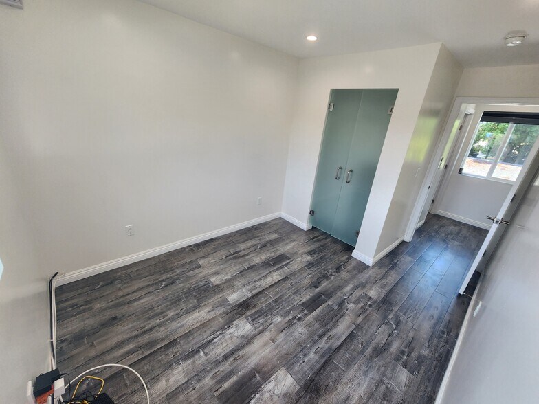 Building Photo - 6827 Murietta Ave