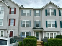 Building Photo - Great 3 level townhome in Wellington/Clove...