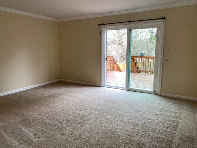 Living Room - 73 Boileau Ct
