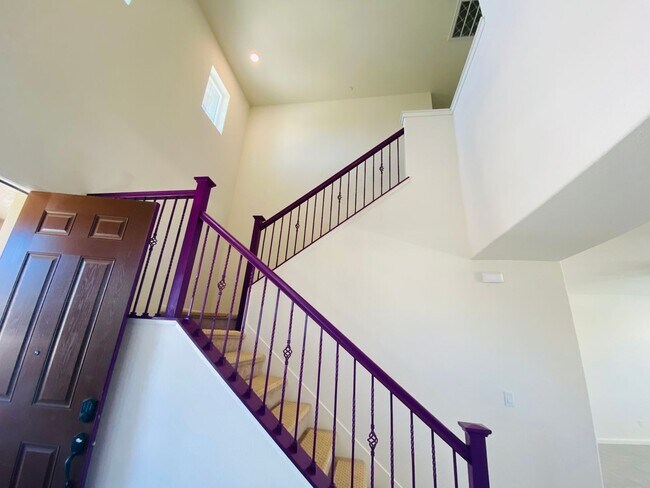 Building Photo - Gorgeous Corner Home