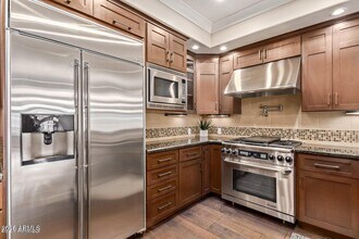 Building Photo - 4909 N Woodmere Fairway