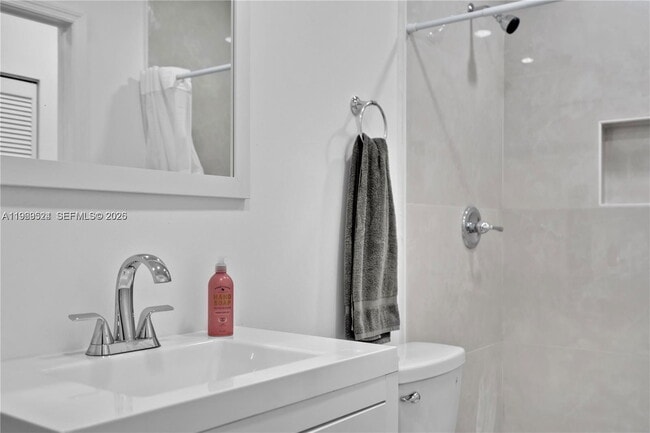 Building Photo - 1841 SW 29th Ave