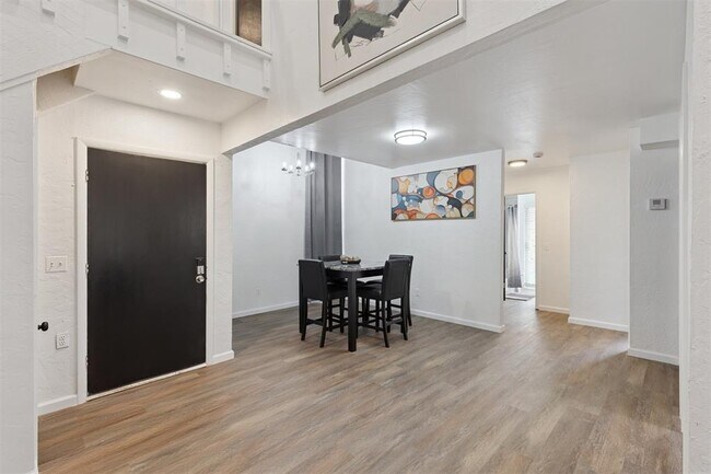 Building Photo - 12508 Green Valley Dr