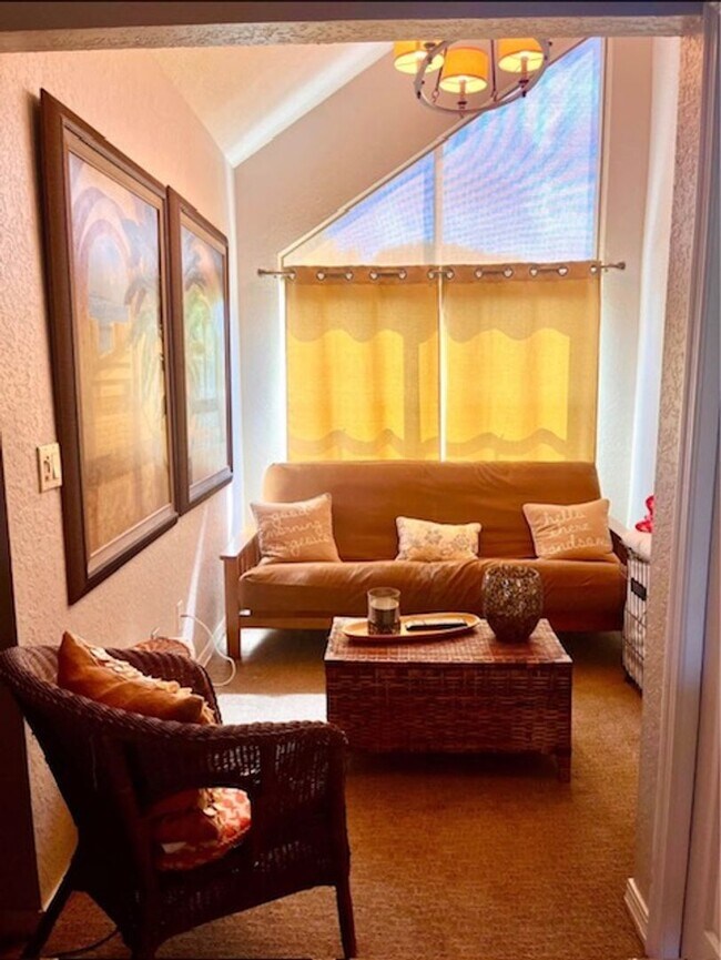Building Photo - Luxury living with an Intracoastal view and direct access to dock, marina and lift