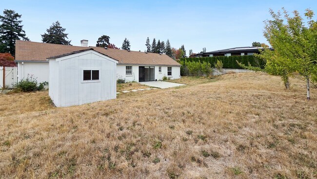 Building Photo - 1022 Sunset Way