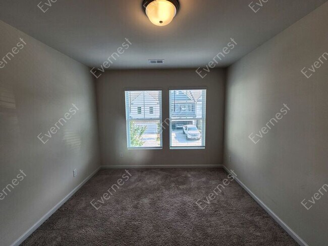 Building Photo - 4708 Fairfax Dr