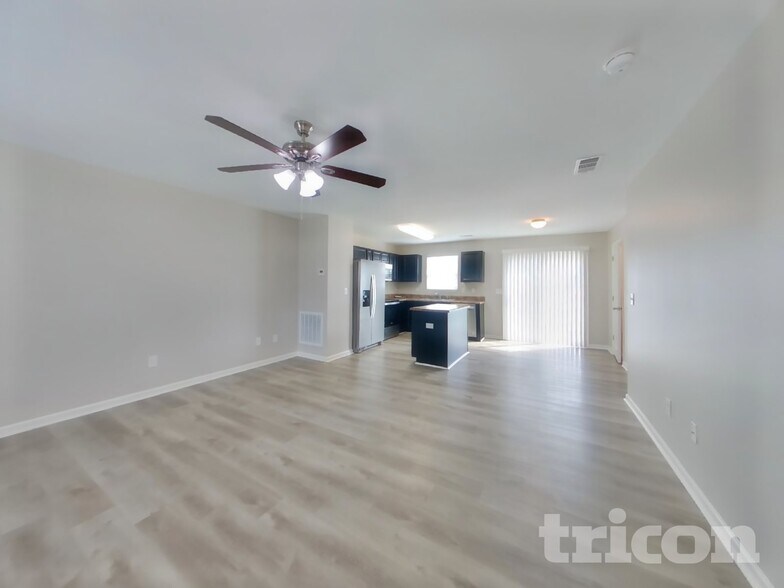 Building Photo - 1868 Belle Arbor Dr