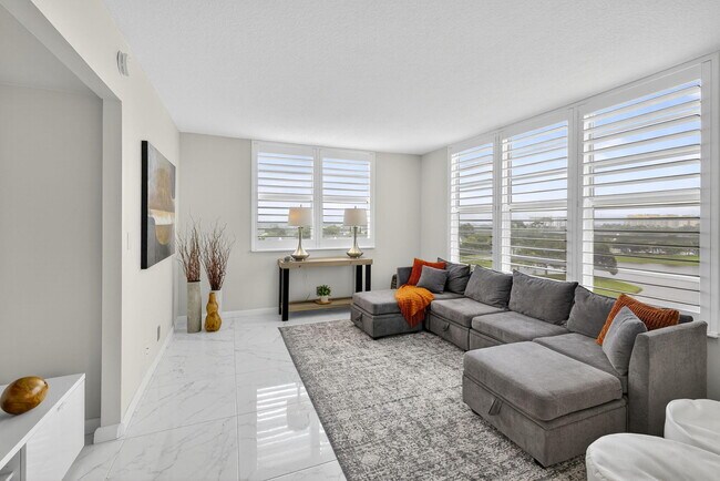 Building Photo - 3091 N Course Dr