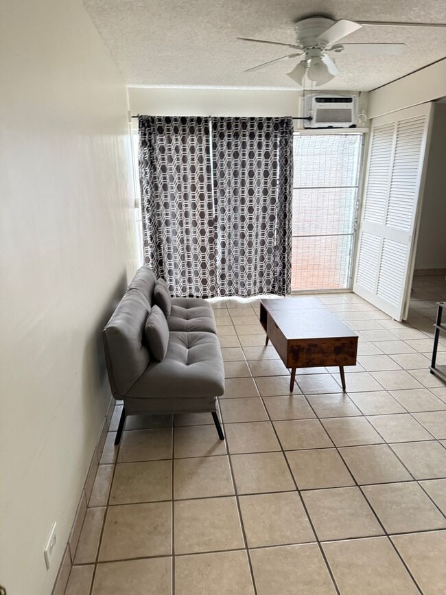 Building Photo - Rarely Available 1-Bedroom Apartment for Rent at Queen’s Villa