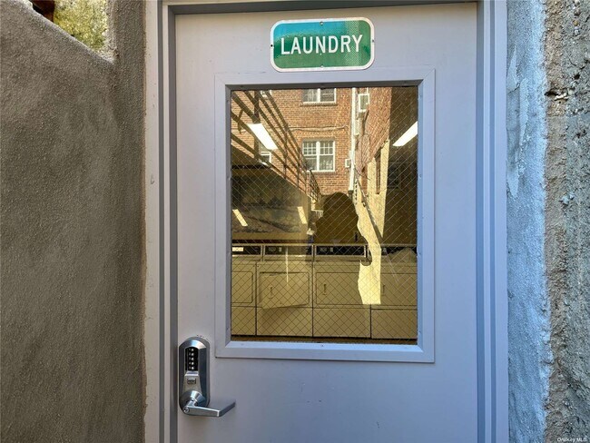 Building Photo - 39-5-39208 208th St